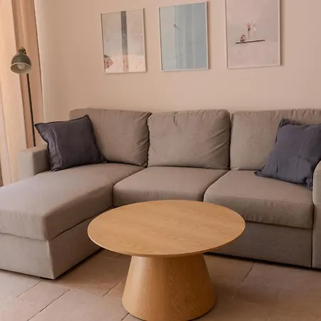 Oasis Callao, Newly Renovated, Terrace, Bbq, Pool Apartment *